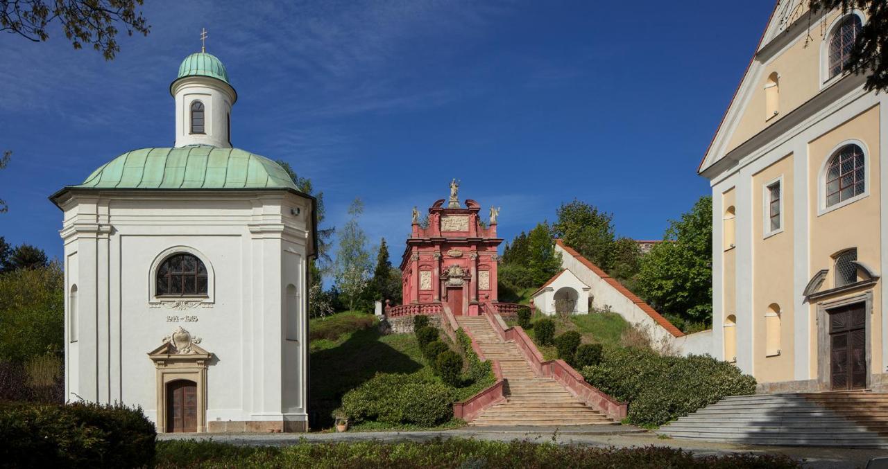 Apartmany Myslivna Ostrov  Exteriér fotografie